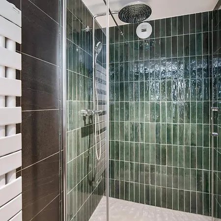 Apartment Moderne Aux Pieds Des Pistes Avec Wifi, 4 Chambres, 10 Personnes - Fr-1-570-65 *