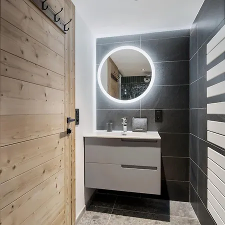 Apartment Moderne Aux Pieds Des Pistes Avec Wifi, 4 Chambres, 10 Personnes - Fr-1-570-65 *